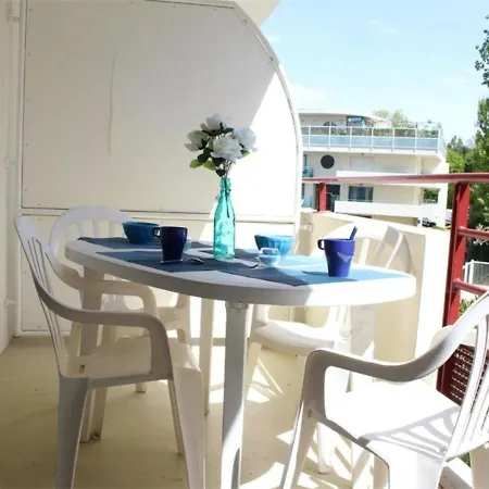Apartment Avec Balcon, Piscine Et Proche - La Rochelle - Fr-1-246-54 *